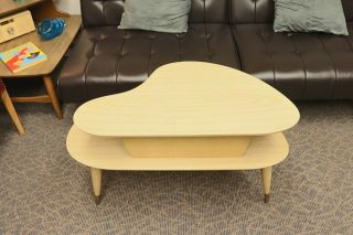 Vintage Blonde 2 Tier Kidney Shaped Mid Century Modern Side Table 10