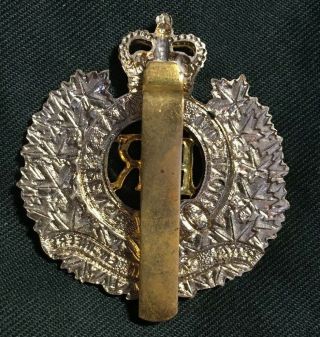 ROYAL CANADIAN ENGINEERS cap badge Canada 3