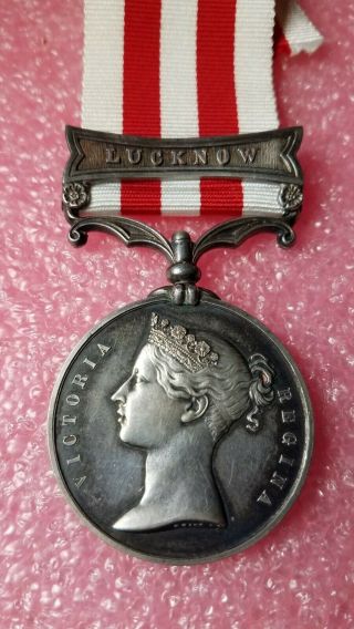Victoria Regina British 1858 India Lucknow Medal Badge Army Navy Named