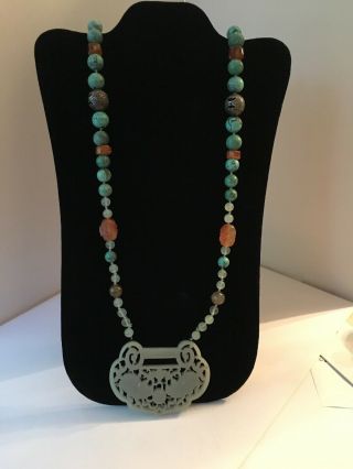 Vtg Hand Carved Light Green Jade Double Foo Dog Pendant Necklace Malachite Beads