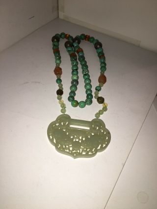 Vtg Hand Carved Light Green Jade Double Foo Dog Pendant Necklace Malachite Beads 9