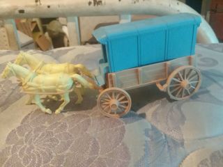 Marx Vintage Wagon Fort Apache Custer Wagon Train Playset Tan With blue Top 2