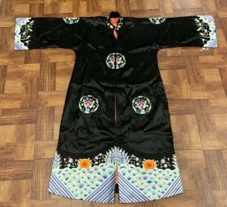 Antique Early 1900s Chinese Silk Embroidery Robe With Floral Roundels