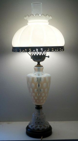 Vintage 1940s - 50s Fenton Coin Dot Electric Gwtw Table Lamp W/ Milk Glass Shade