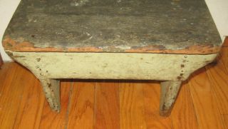 EARLY ANTIQUE SQUARE NAIL BENCH BEST FORM,  OLD DRY PAINT AAFA NR 2