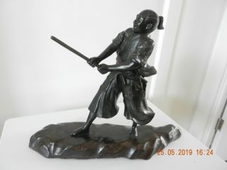 Japanese Bronzes of a Samurai & Peasant with weapons 3
