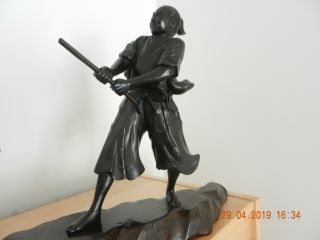 Japanese Bronzes of a Samurai & Peasant with weapons 5
