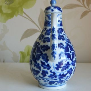 An extremely fine antique Chinese porcelain Ming - style ewer - probably19th century 4