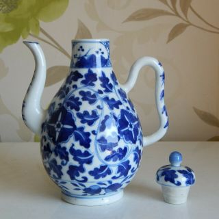 An extremely fine antique Chinese porcelain Ming - style ewer - probably19th century 5