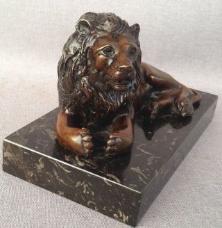 Heavy Antique French Lion Sculpture Made Of Bronze On Marble Early 1900 