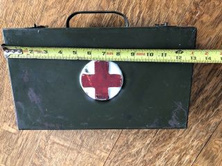 Vintage Military WWII/ WW2 U.  S.  Army Medical / First Aid Field Kit Box/ Red Cros 2