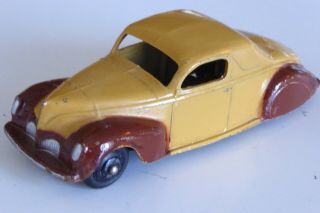 Dinky 39cu Lincoln Zephyr.  The very rare US issue in tan and dark brown.  VGC. 2