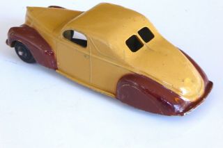 Dinky 39cu Lincoln Zephyr.  The very rare US issue in tan and dark brown.  VGC. 7