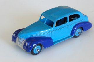 Dinky 39bu Oldsmobile.  The very rare US issue in two - tone blue. 2