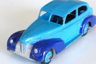 Dinky 39bu Oldsmobile.  The very rare US issue in two - tone blue. 9