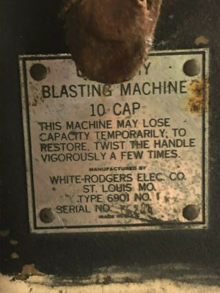 U.  S.  ARMY 10 CAP BLASTING MACHINE WHITE RODGERS ELEC CO CAP BLASTER WITH PLUNGER 2