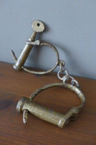 Vintage / antique shackles with one key collector hobby 2