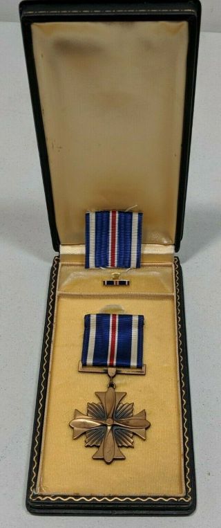 Ww2 Wwii Distinguished Flying Cross W/ Lapel Pin & Presentation Coffin Case Box
