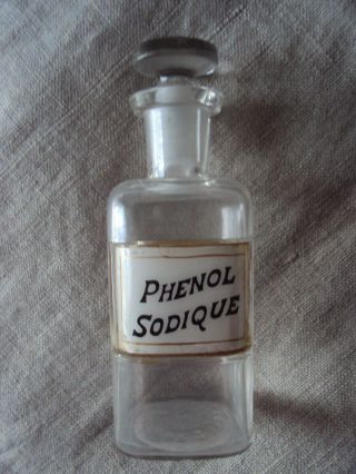 Antique Glass Apothecary Bottle Wt & Co Pharmacy Phenol Sodique 5 1/4 " Height