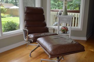 Herman Miller Eames Aluminum Group Soft Pad Lounge Chair And Ottoman