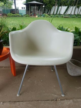 Herman Miller Eames Molded Fiberglass Dax Arm Shell Lounge Chair H Base Mcm Vtg