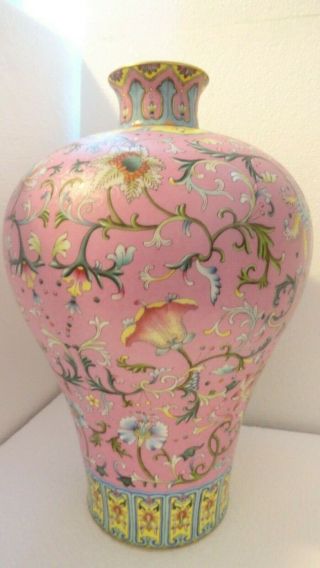 Old Vase Qianlong Porcelain Chinese Hand Painted Really Detailed 15 In