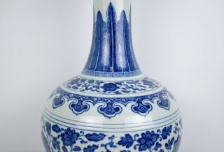 A Ming Style Blue and White Bottle Vase 5
