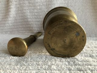 VINTAGE SOLID HEAVY BRASS MORTAR & PESTLE SET MORTAR 5.  25” X 4.  25 