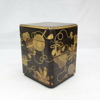 F853: Japanese tier of really old lacquered boxes JUBAKO with GUNBAI MAKIE 10