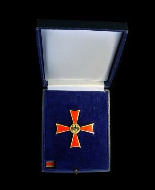 Frg Germany German Order Of Merit Medal Cross W/ Case - Cross Medal