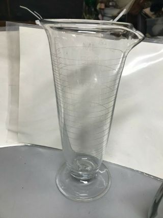 Vtg Pharmacy Apothecary Scientific Glass Graduated Footed Beaker Spout 500ml