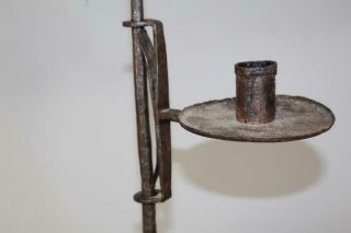 A RARE 18TH C FLOOR STANDING WROUGHT IRON ADJUSTABLE CANDLE HOLDER IN OLD COLOR 8