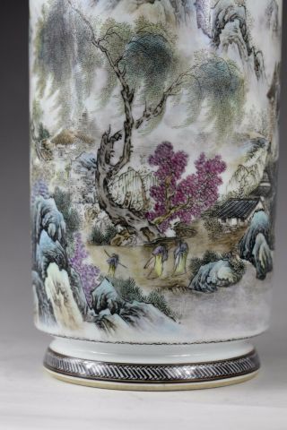 A RARE and of modern ‘famille - rose’ chinese porcelain vases 7