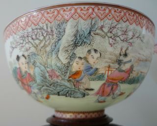 Magnificent Vintage Chinese Eggshell Bowls With Custom Stands and Box 4