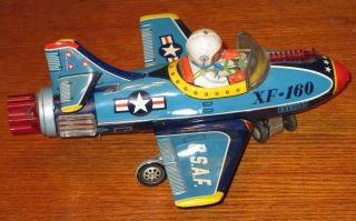 1950 ' S TN JAPAN BATTERY OPERATED XF - 160 U.  S.  A.  F.  MYSTERY ACTION TOY PLANE 2