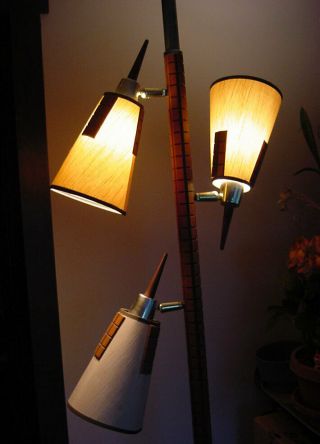 Mcm Danish Modern Teak Tension Pole Lamp W/matching Teak & Linen Shades