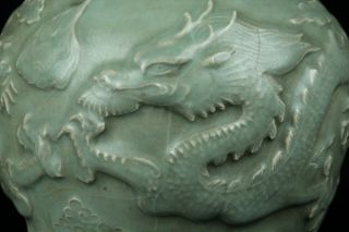 APR245 CHINESE LONGQUAN CELADON PORCELAIN DRAGON RELIEF BOTTLE VASE 7