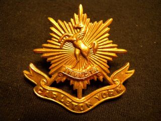 Carleton & York Regiment Ww Ii Cap Badge M.  103 Carlt York Invicta Copper Variant