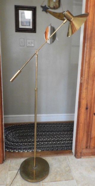 Vintage Mid - Century Modern Cantilever Gold Brass Floor Lamp Single Shade