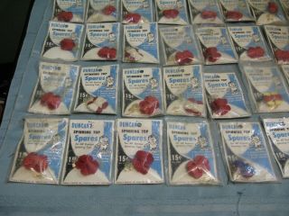 42 VINTAGE NOS 1960 ' s DUNCAN SPINNING TOP SPARES PARTS 1301 2