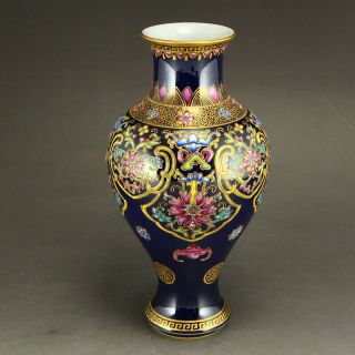 Chinese Gilt Edge Jilan Glaze Famille Rose Porcelain Vase