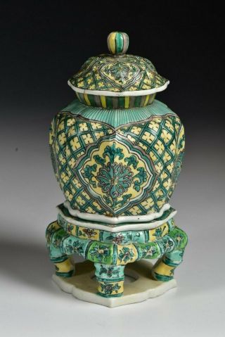Chinese Kangxi Period Famille Verte Porcelain Covered Urn on Stand 2