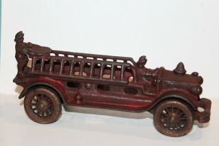 1920 ' S A C WILLIAMS CAST IRON LADDER TRUCK FIRE ENGINE W/ DRIVER LARGE 7.  5 