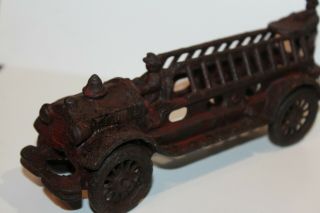 1920 ' S A C WILLIAMS CAST IRON LADDER TRUCK FIRE ENGINE W/ DRIVER LARGE 7.  5 