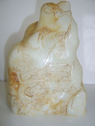 MAGNIFICENT LARGE CHINESE ANTIQUE JADE BOULDER MOUNTAIN ROCK GUANYIN AND FIGURES 2
