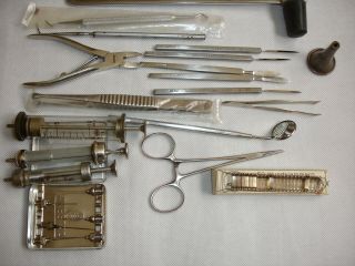 VINTAGE DOCTOR BAG WITH DIFFERENT TOOLS 4