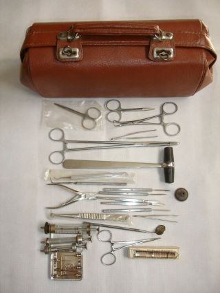 VINTAGE DOCTOR BAG WITH DIFFERENT TOOLS 7