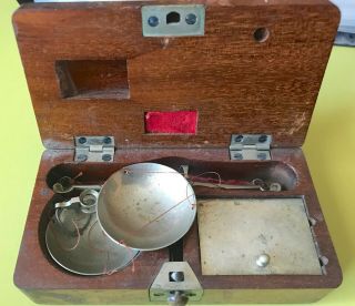 Vintage Jewelers Or Apothecary Gram Scale In Small Antique Wooden (oak?) Case