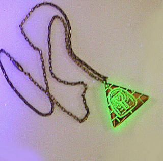 Rare Mystical 1930s Art Deco Egyptian Pyramid Uranium/ Vaseline Glass Necklace