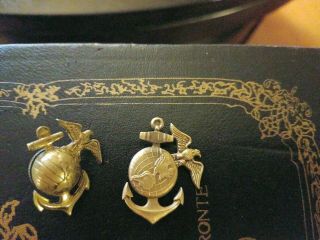 2 Vintage U.  S.  Marine Corps Eagle Globe Anchor 1screw& Lapel Pin